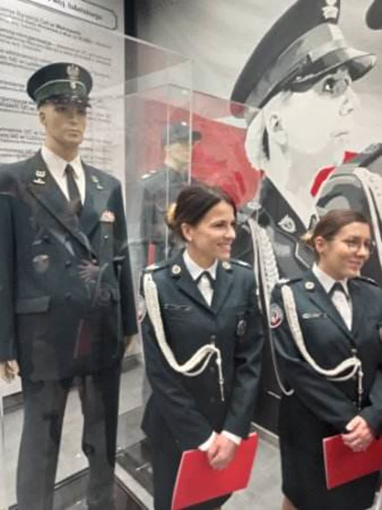 Przemyt na przestrzeni lat. W Białej Podlaskiej otworzono salę historii celnictwa 3 326834667_1332132934269838_1793938529607496286_n.jpg