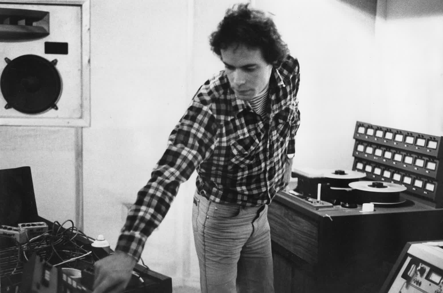 08.01.2023 Bolesław Lutosławski – alchemia portretu 3 3 Simon Heyworth, producent muzyki, w Londynie 1986.jpg