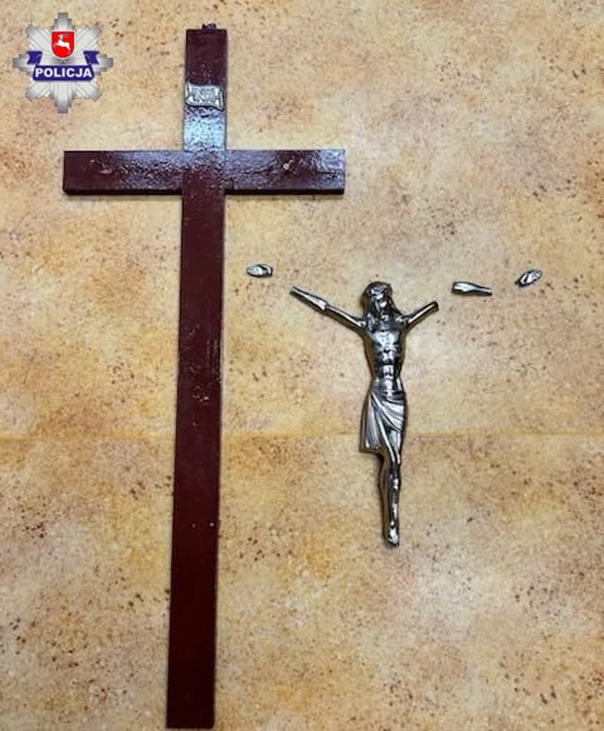 Odpowiedzą za kradzież i uszkodzenie krzyża 2 68-214922.jpg