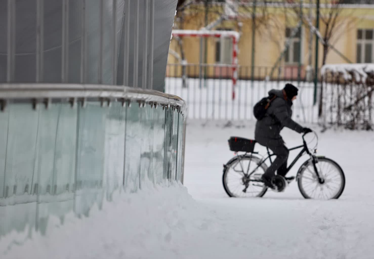 Strażacy: prawie 4,5 tys. interwencji przez opady śniegu, trzech ratowników rannych 3 cd7b9839-0f9d-419b-8cef-5c1a6b024797-2023-01-21-111807-scaled.jpeg