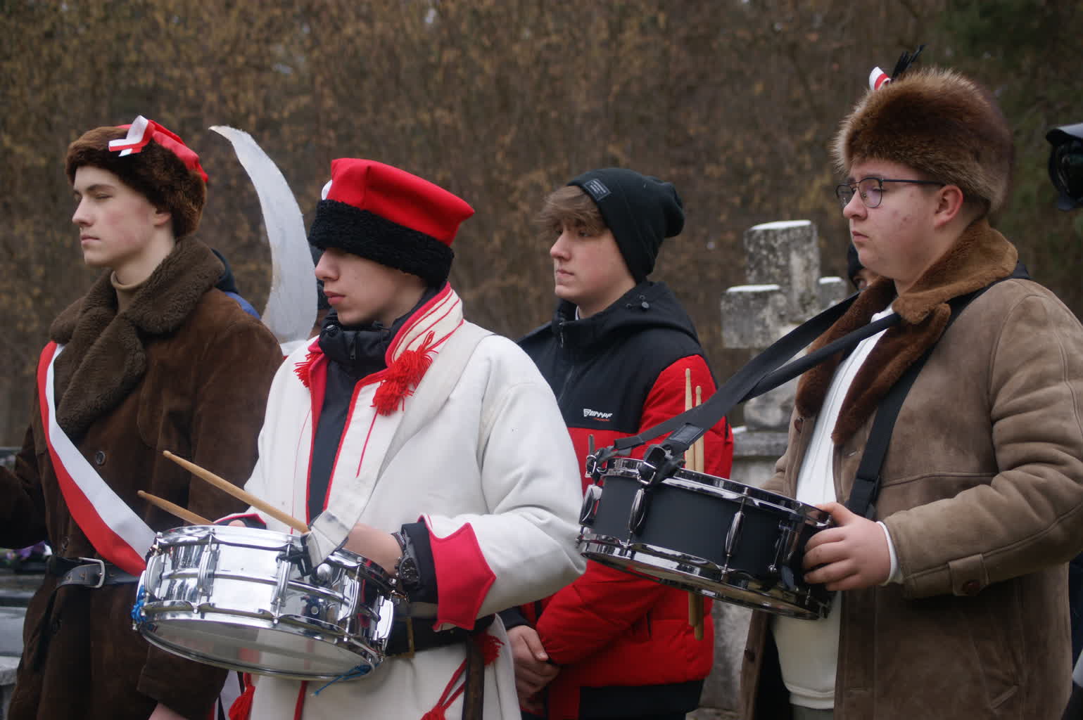 Upamiętnili bohatera. W Hrebennem poświęcono odrestaurowany nagrobek powstańca styczniowego 2 DSC00329.JPG