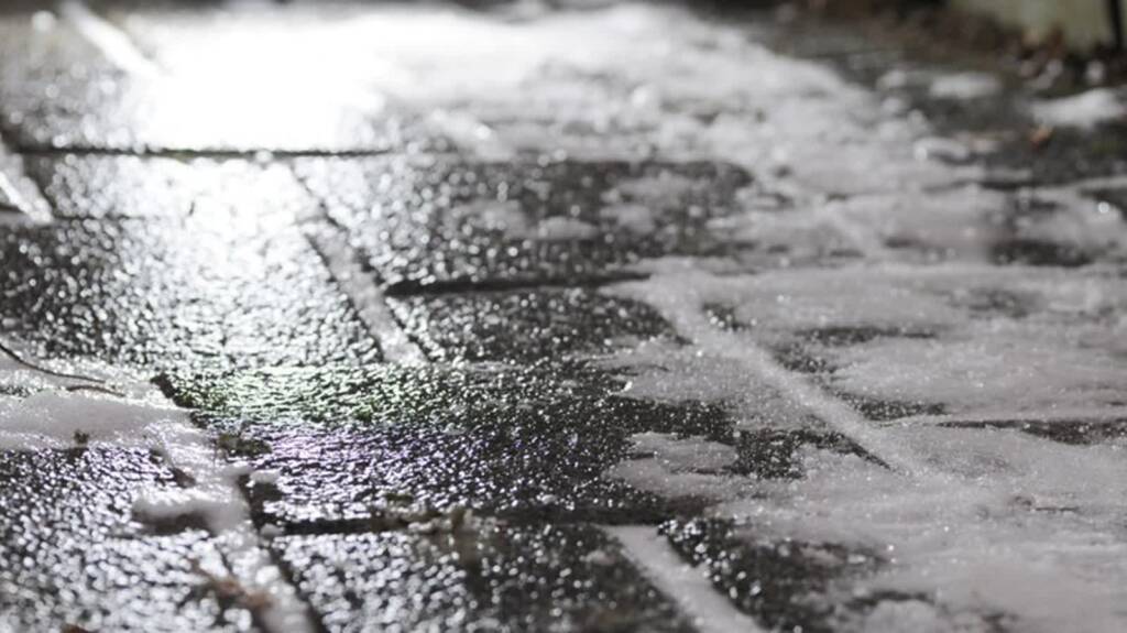 Będzie ślisko! Ostrzeżenie pierwszego stopnia dla regionu 1 qj8kkxo3f83rc5q7r38pv48qupqd1q6d 2023 01 28 122444