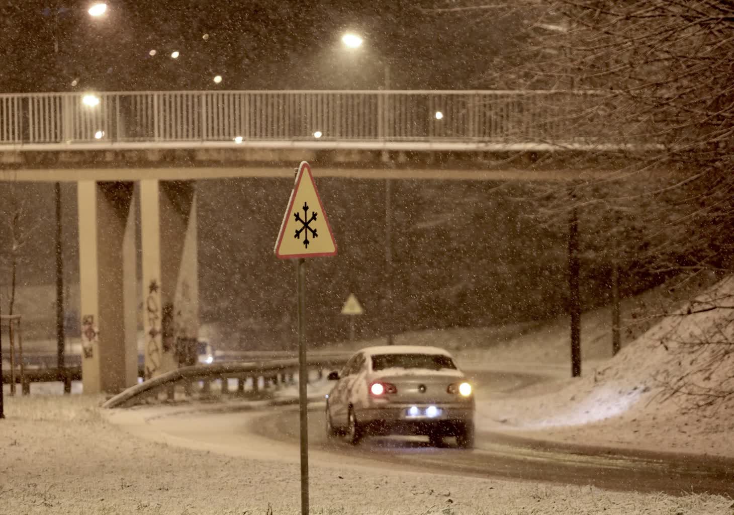 Nadciągają śnieżyce, zawieje i gołoledź. Meteorolodzy alarmują 2 zima.jpeg