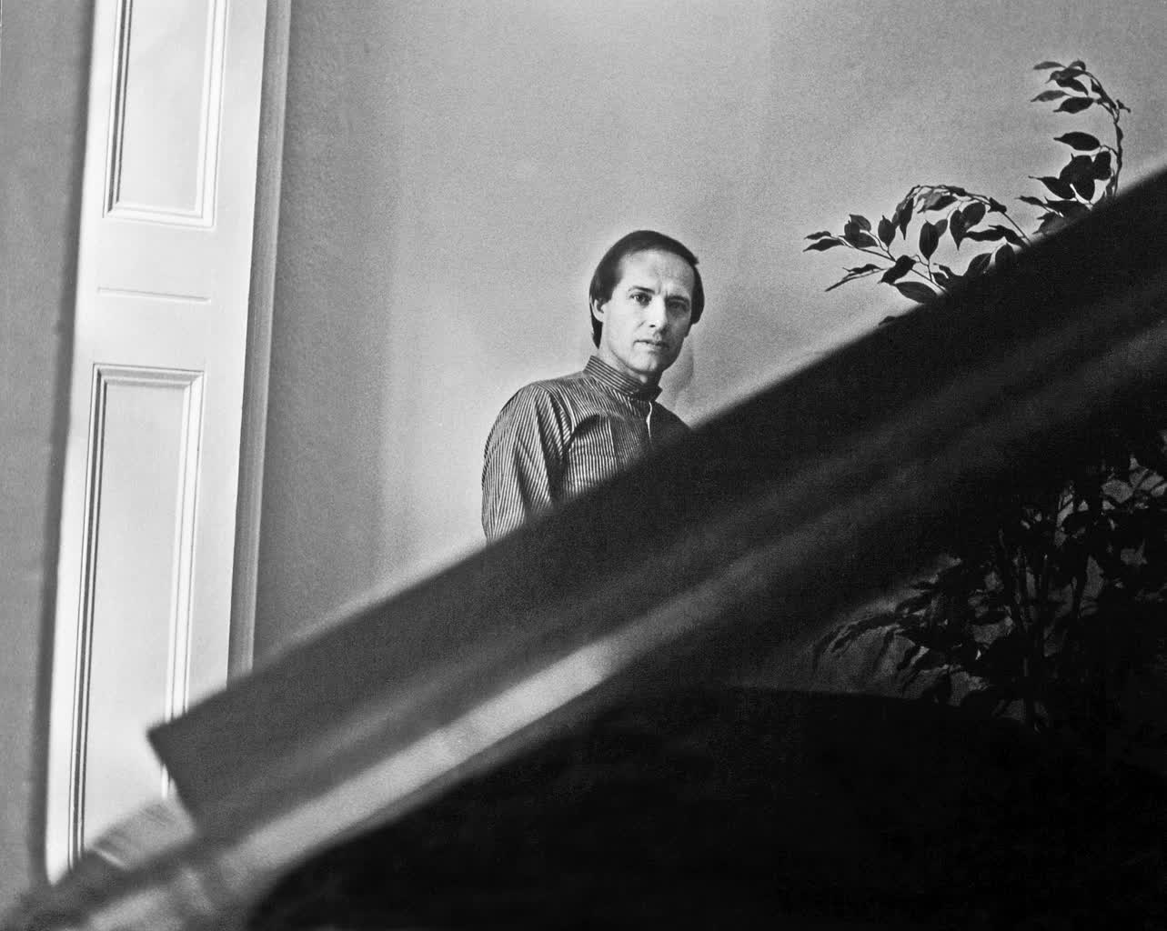2  Paul Crossley pianista w domu w Londynie 1987.jpg