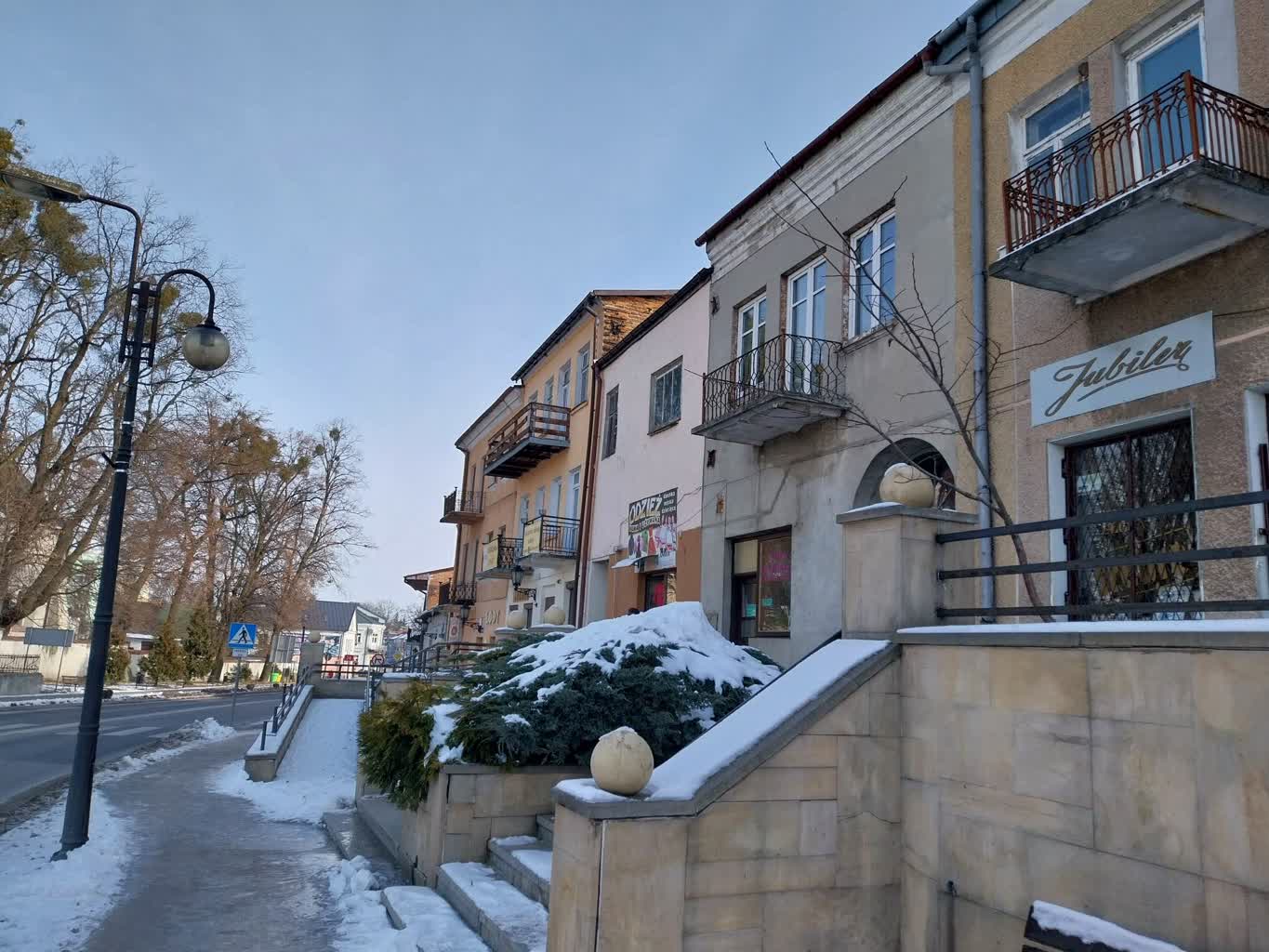 Władze Szczebrzeszyna chcą wyremontować zabytkowe kamieniczki. Tylko część właścicieli wyraziła zgodę 2 327548803_1620105515080307_5534570448942452536_n.jpg