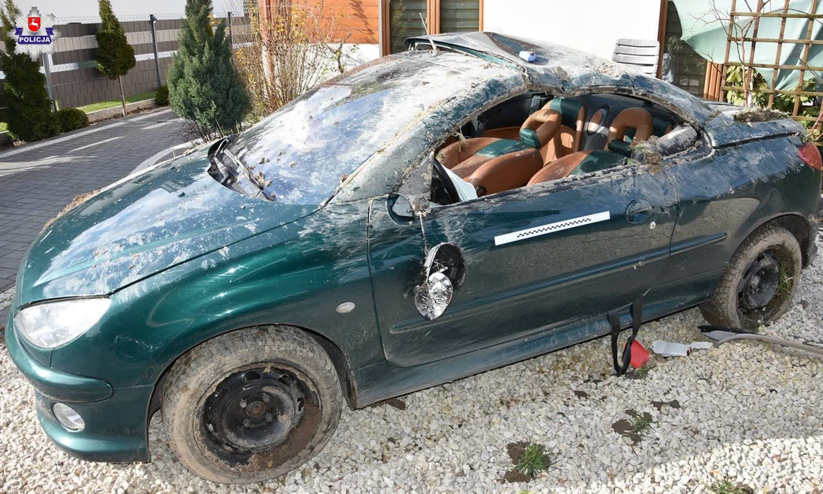 Pijana 19-latka wjechała do rowu i dachowała 2 68-216778.jpg