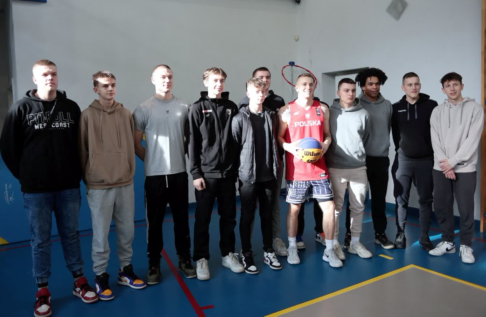 Mistrz świata we wsadach do kosza odwiedził Lublin 2 pm_PMR66683.jpg