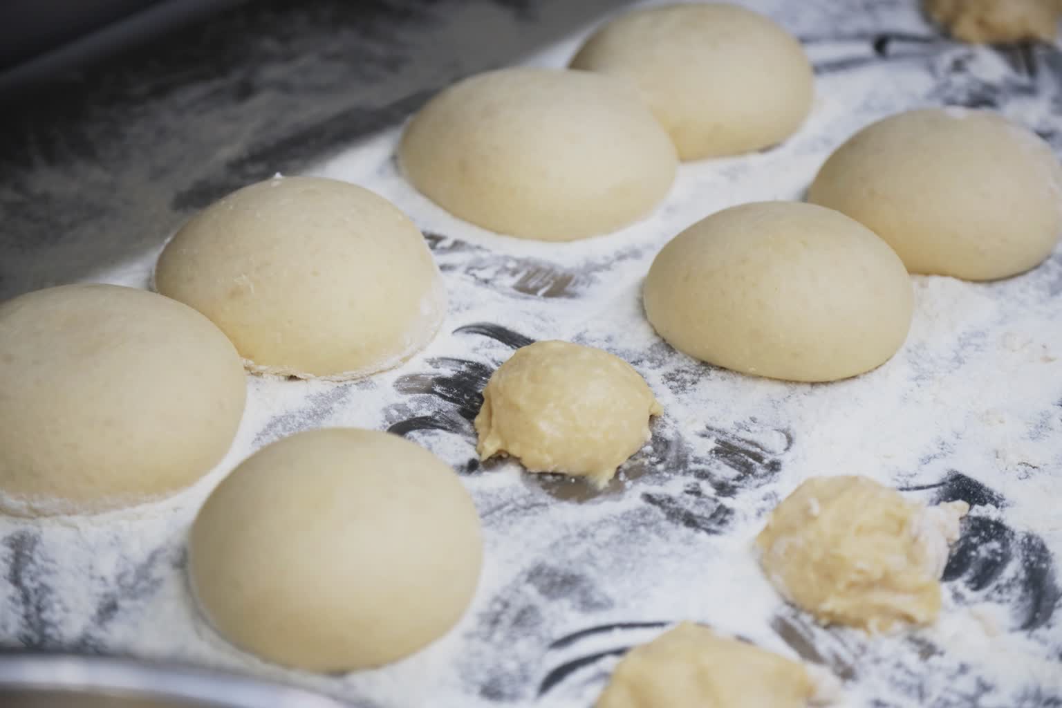 „Cała branża czekała na ten dzień”. Tłusty czwartek w lubelskich cukierniach 2 WIENIAWSKI-150223-022.jpeg