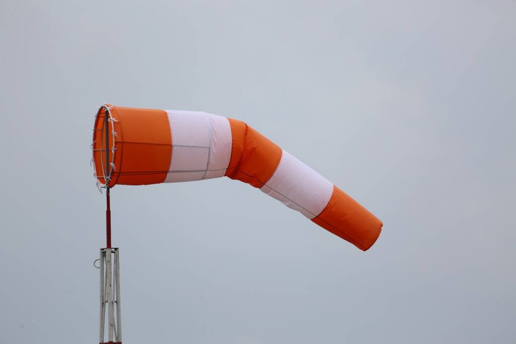 wind sock 4700809 1920 2023 02 18 144549