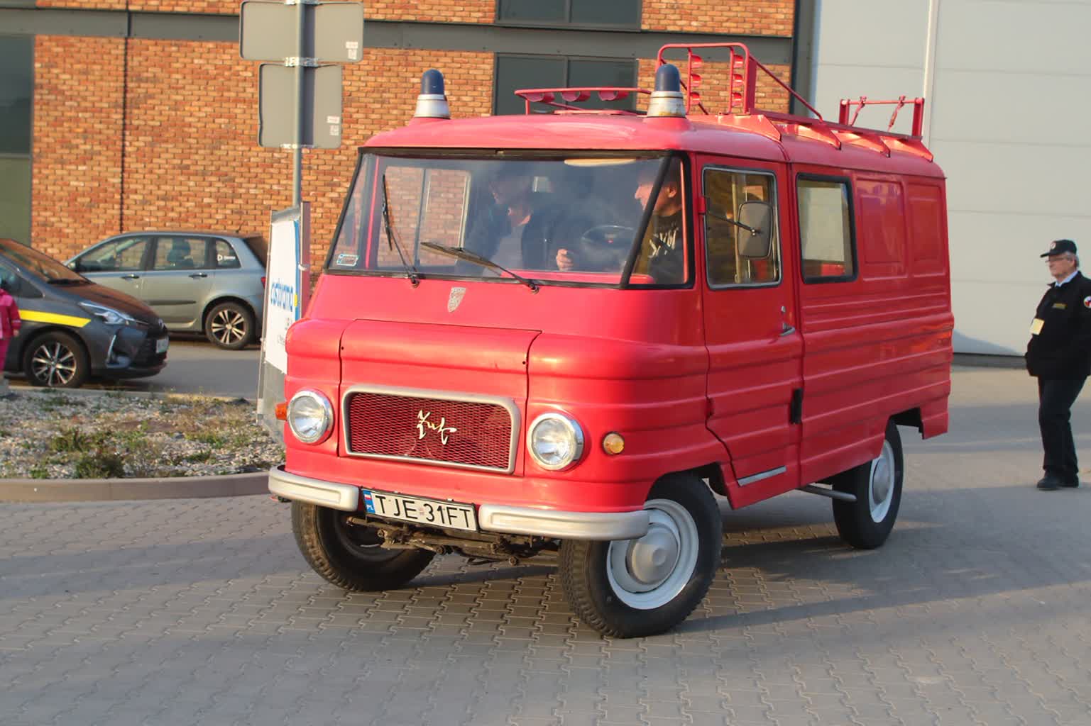 Fenomen dostawczaka z Lublina. 25 lat temu wyprodukowano ostatniego Żuka 2 zuk-161021-012-2021-10-16-200641.jpg