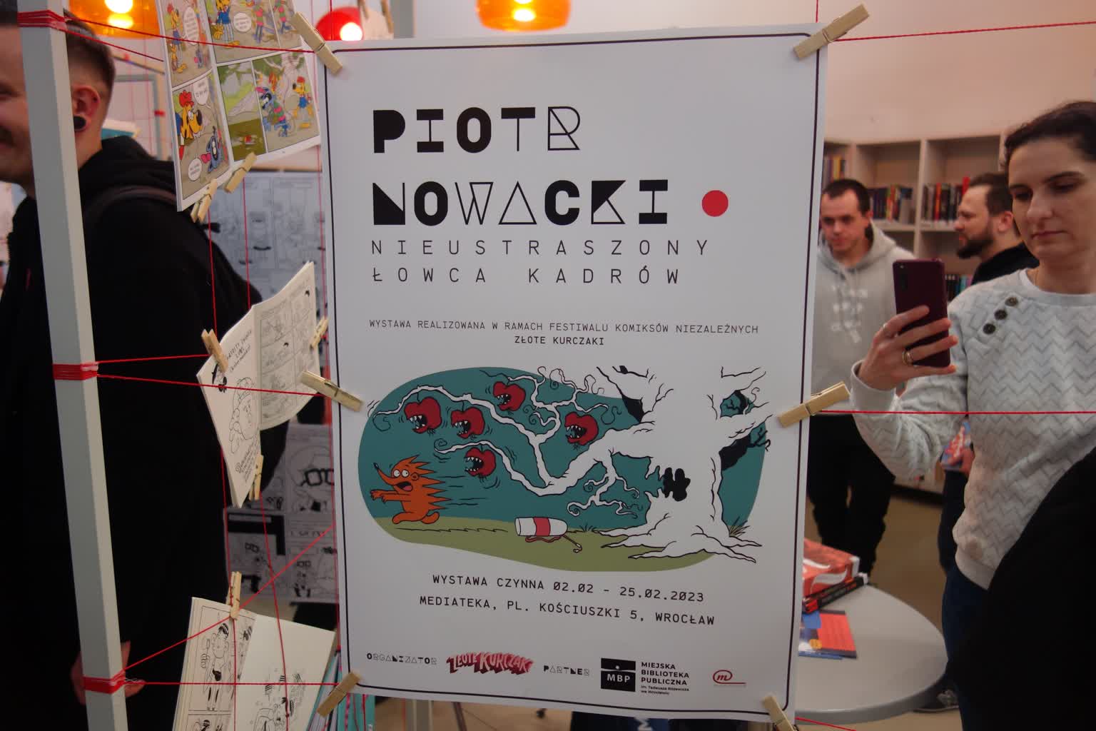 Wszystkie oblicza nieustraszonego łowcy kadrów. Finisaż wystawy Piotra Nowackiego 2 09.jpg