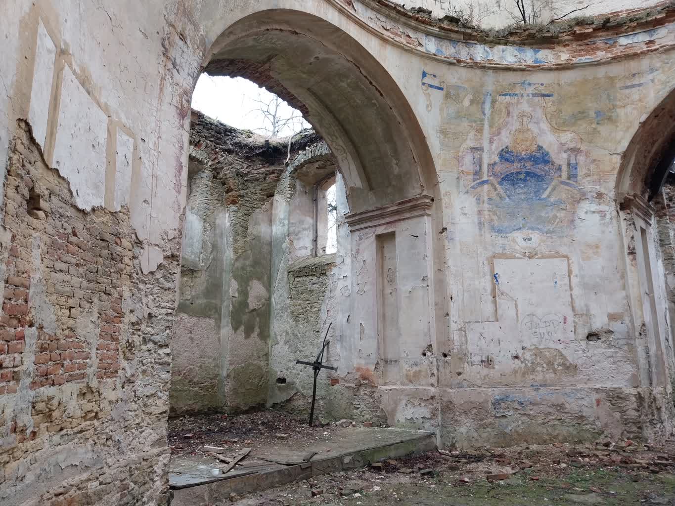 Stowarzyszenia z pogranicza sprzątają cmentarze. Wizyta w ruinach cerkwi, gdzie kręcono finał „Zimnej wojny” 3 20230311_095017.jpg