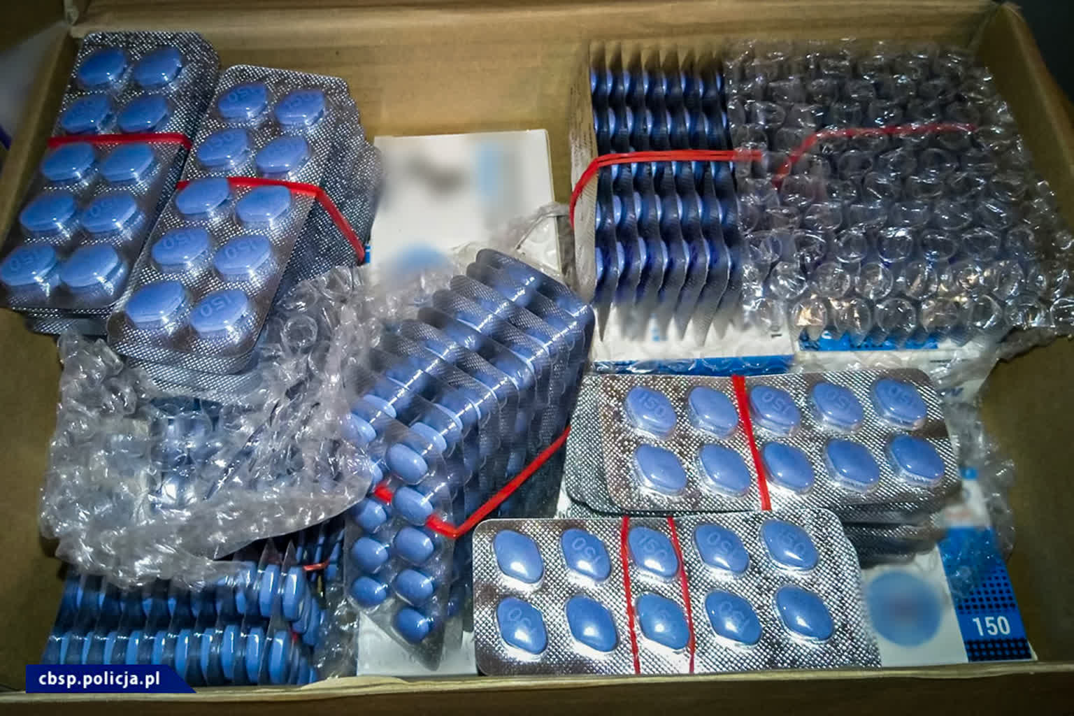 Gang handlował w internecie lekami na potencję. Wśród oskarżonych mieszkańcy Lubelskiego 4 3-349888.jpg