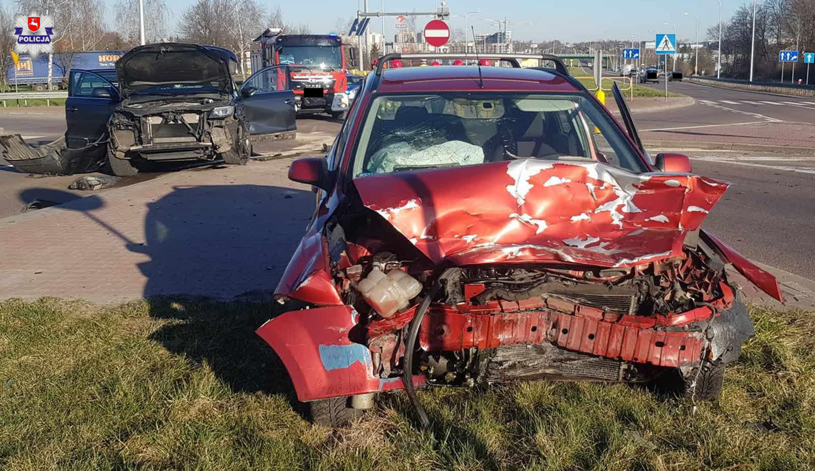 Zderzenie w Świdniku. Dwie osoby trafiły do szpitala 2 68-218513.png