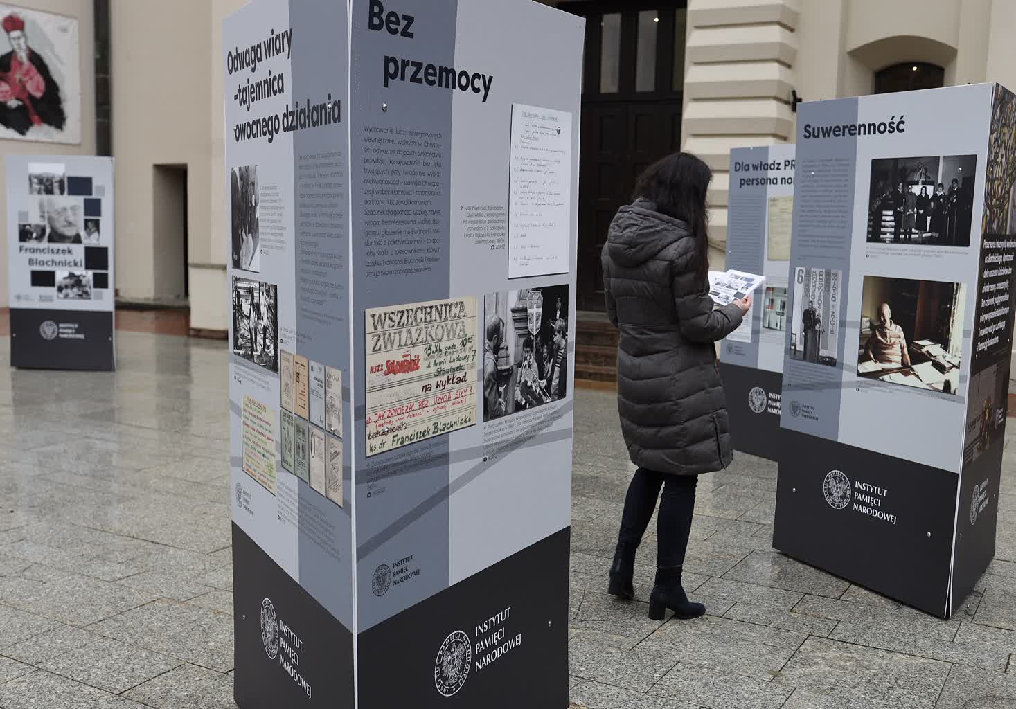 Wystawa poświęcona ks. Blachnickiemu do obejrzenia przed Kościołem Akademickim KUL 2 8D43EACC-B132-4C68-9BB1-4E047B2CF2EC.jpeg