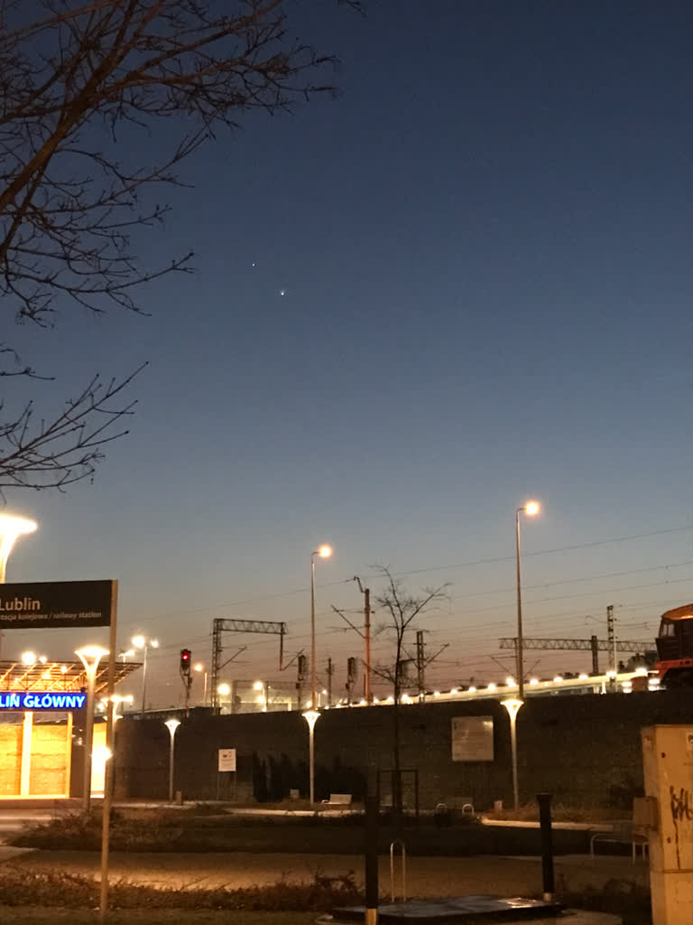 "Niezwykły taniec dwóch planet". Koniunkcja Wenus i Jowisza 2 img_0352-2023-03-01-104653.jpg