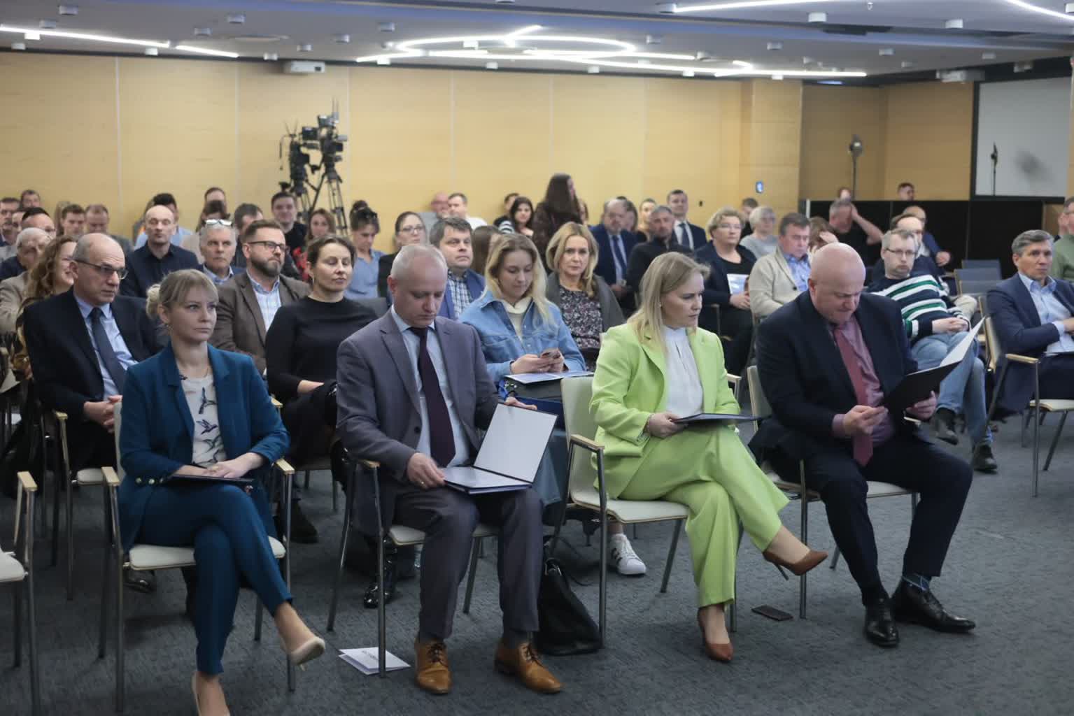 Lubelskie: przedsiębiorcy mogą liczyć na ponad 300 mln euro 2 pm_fundusze-310323-002-2023-03-31-161003.jpg