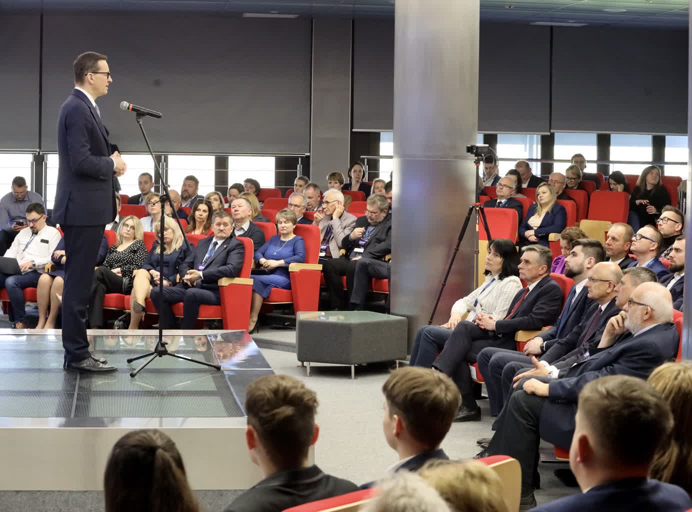 Mateusz Morawiecki w Chełmie. Premier zapowiedział m.in. nowe źródła dochodów dla samorządów 2 06ea390f-54dd-417d-94d0-a8f2f2d59245-2023-04-21-102834.jpg