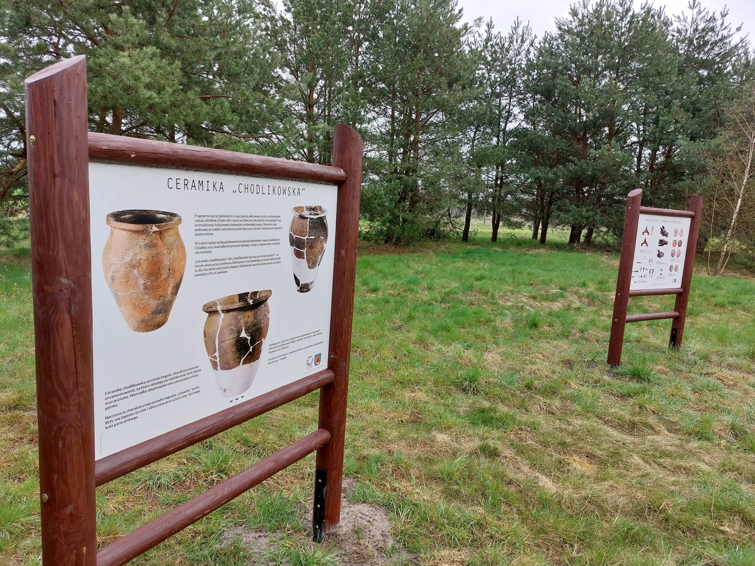 „Grodzisko ma ogromny potencjał turystyczny”. W Chodliku stanęły tablice edukacyjne 2 20230417_093900.jpg
