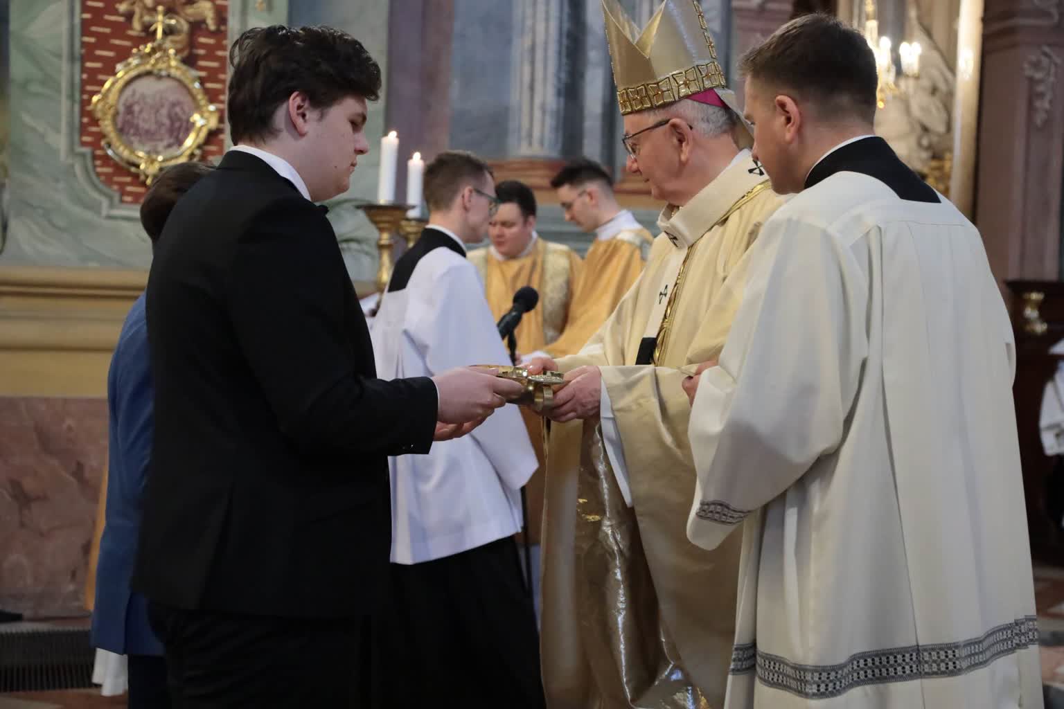 Dzisiaj Wielki Czwartek. W Kościele Katolickim rozpoczyna się Triduum Paschalne 2 340093542_243005701533966_1505639244812432629_n.jpg