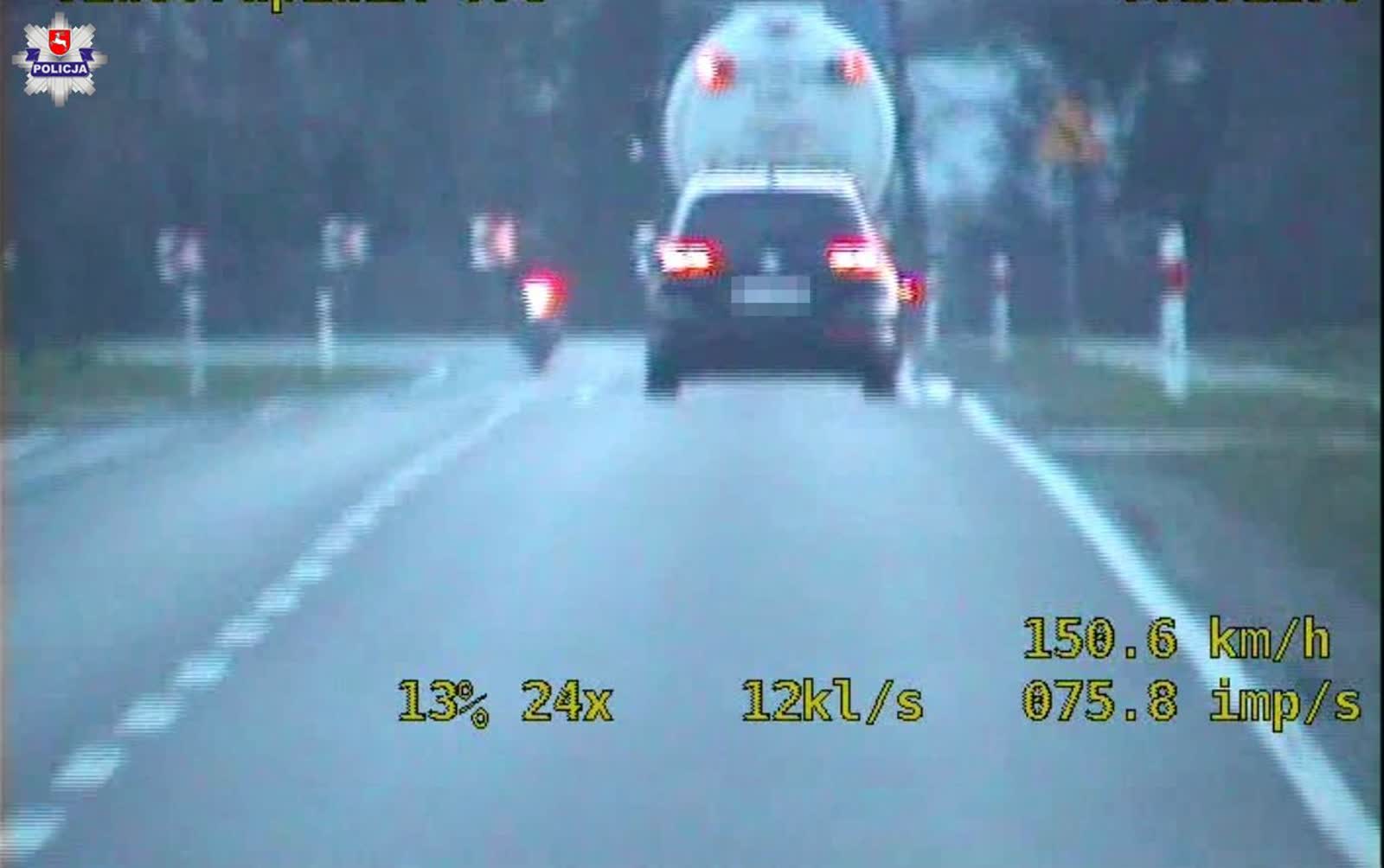 Jechał ponad 180 km/h w obszarze zabudowanym. Motocyklista „nie zauważył w aplikacji informacji o kontroli policyjnej” 2 68-219256.jpg