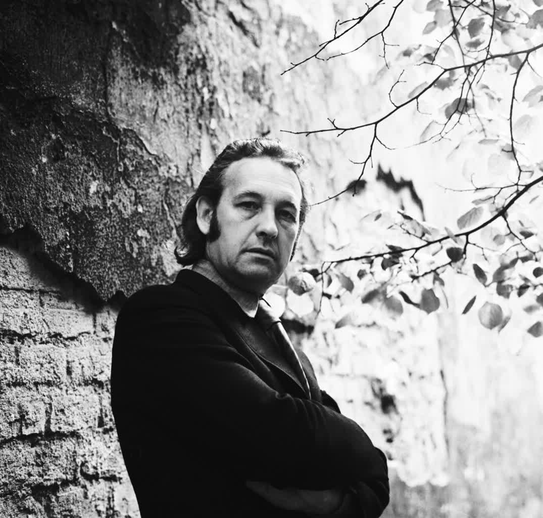 30.04.2023 Bolesław Lutosławski – alchemia portretu 3 Andrzej Wajda w Krakowie Kanonicza 1972.jpg