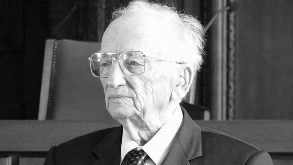 benjamin ferencz chief prosecutor in 1947 einsatzgruppen trial in courtroom 600 where nuremberg trials were held palace of justice nuremberg nurnberg germany 03 2023 04 09 094210