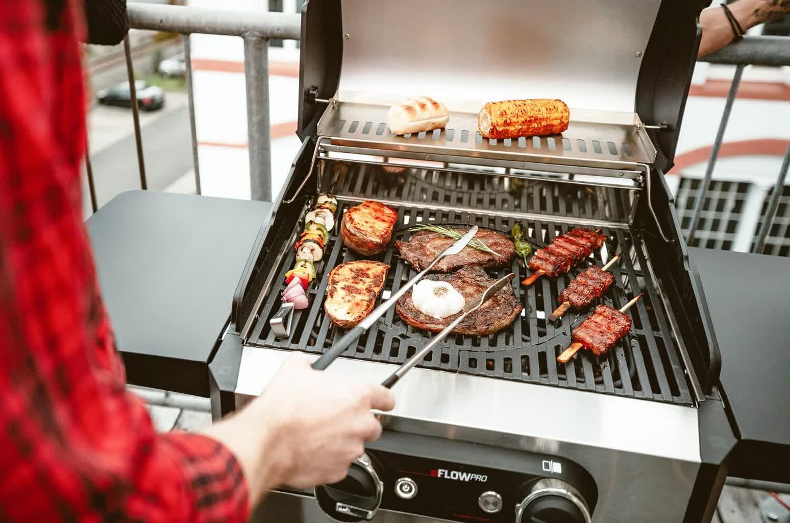 Grillowanie na balkonie. Jaki grill elektryczny wybrać? 2 grillowanie-na-balkonie-jaki-grill-elektryczny-wybrac-2.jpg