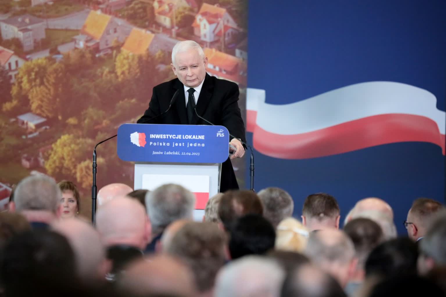 Samorządowcy podczas spotkania w Janowie Lubelskim: Inwestycje lokalne nie byłyby możliwe bez rządowego wsparcia 2 pis.jpg