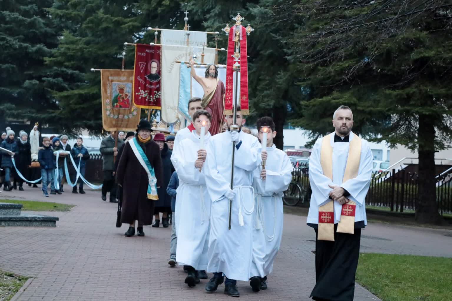 Dziś Niedziela Zmartwychwstania Pańskiego 2 pm_rezurekcja-090423-026-2023-04-09-093056.jpg