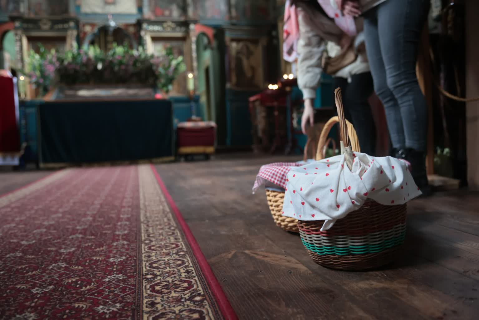 Dziś święcenie pokarmów, jutro Wielkanoc. Wierni prawosławni i obrządków wschodnich świętują 2 pm_SWIECENIE-150423-001.jpg