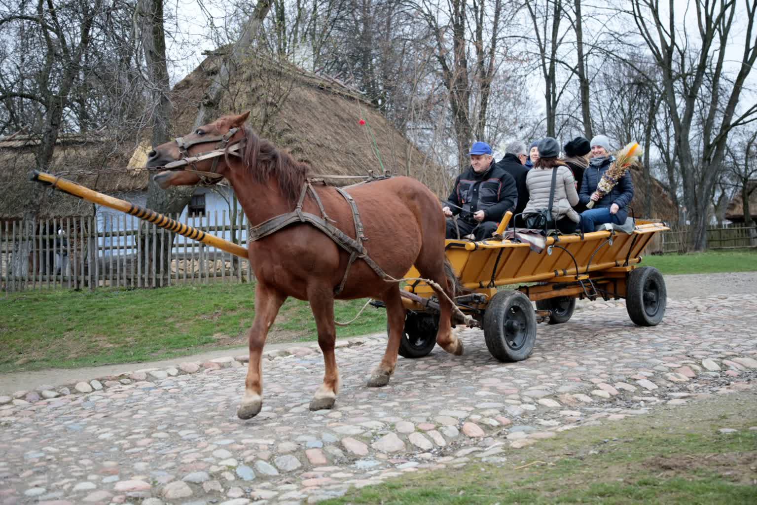 Jak dawniej świętowano Wielkanoc? 2 skansen.jpg