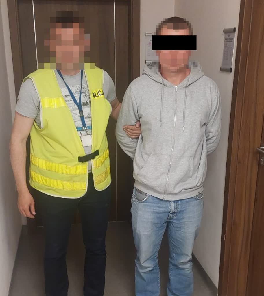 Pijany motocyklista uciekał przez policjantami 2 350-220788.jpg