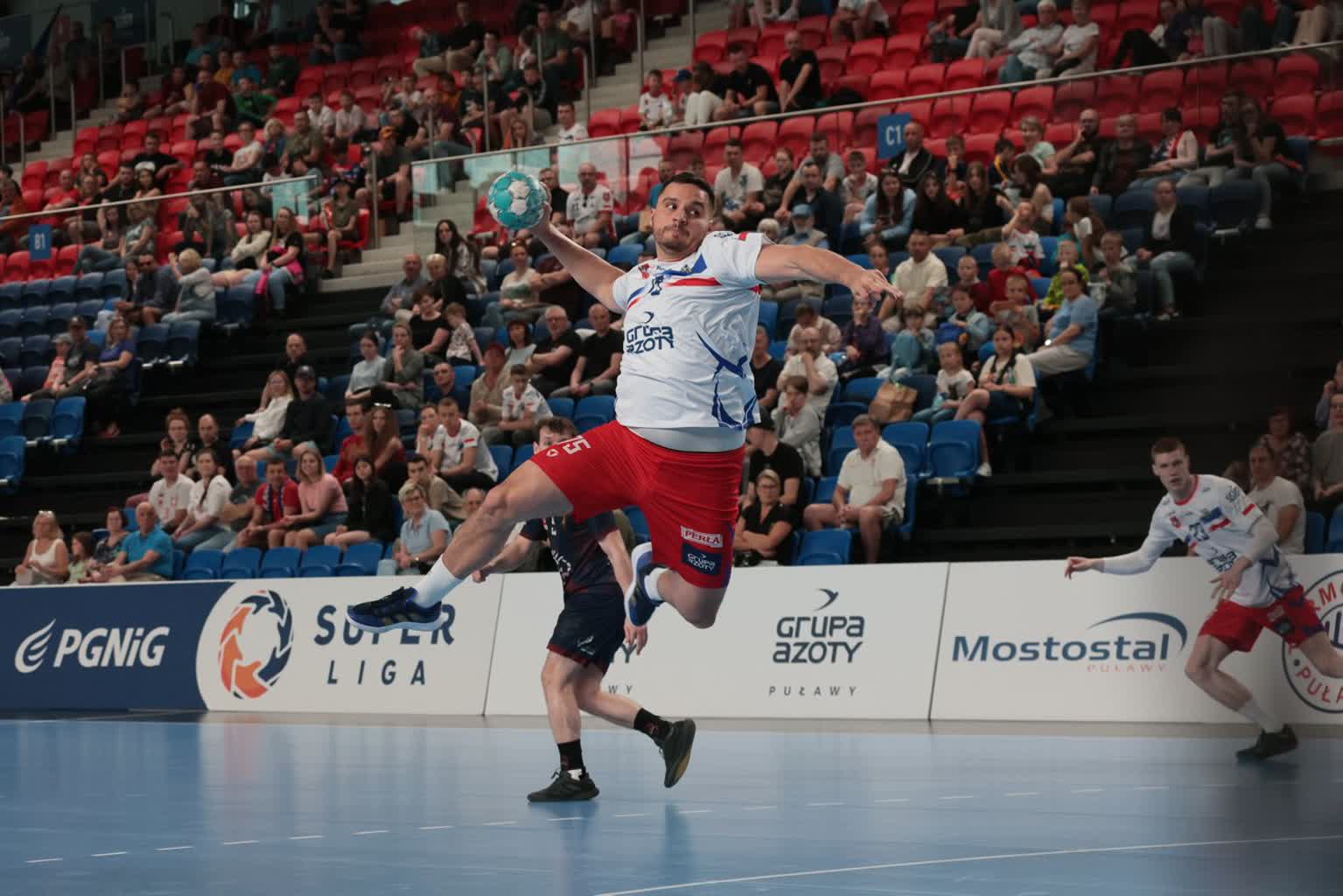 Piłka ręczna: kielczanie mistrzami Polski, Azoty dopiero szóste 2 azoty 1.jpg