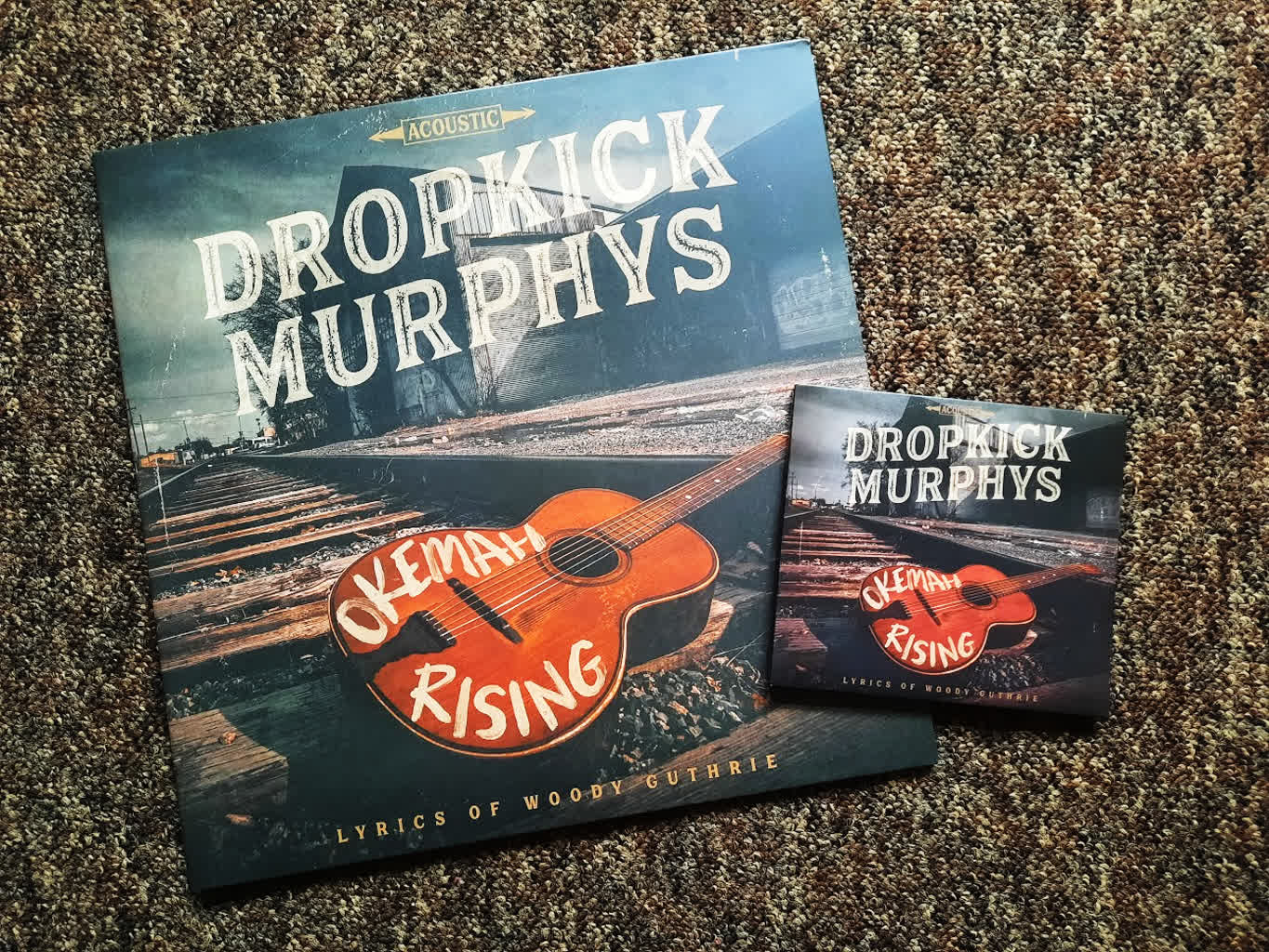 Dropkick Murphys spotykają Woody'ego Guthrie. Znów. 2 dkm_okemah_cd_vin.jpg
