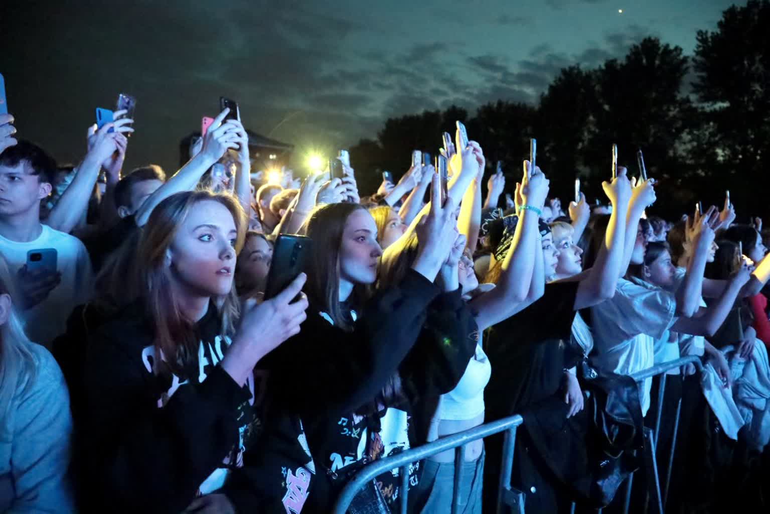 Tłumy na Lublinaliach. Nie obyło się bez kordonu policji 2 pm_LUBLINALIA-200523-035.jpg
