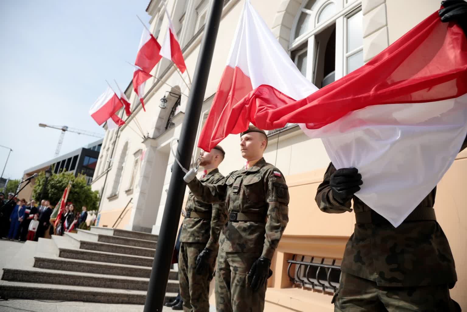 „Biało-czerwonej jesteśmy winni szacunek”. Lublin świętuje Dzień Flagi RP 2 pm_LUW-020523-011.jpg
