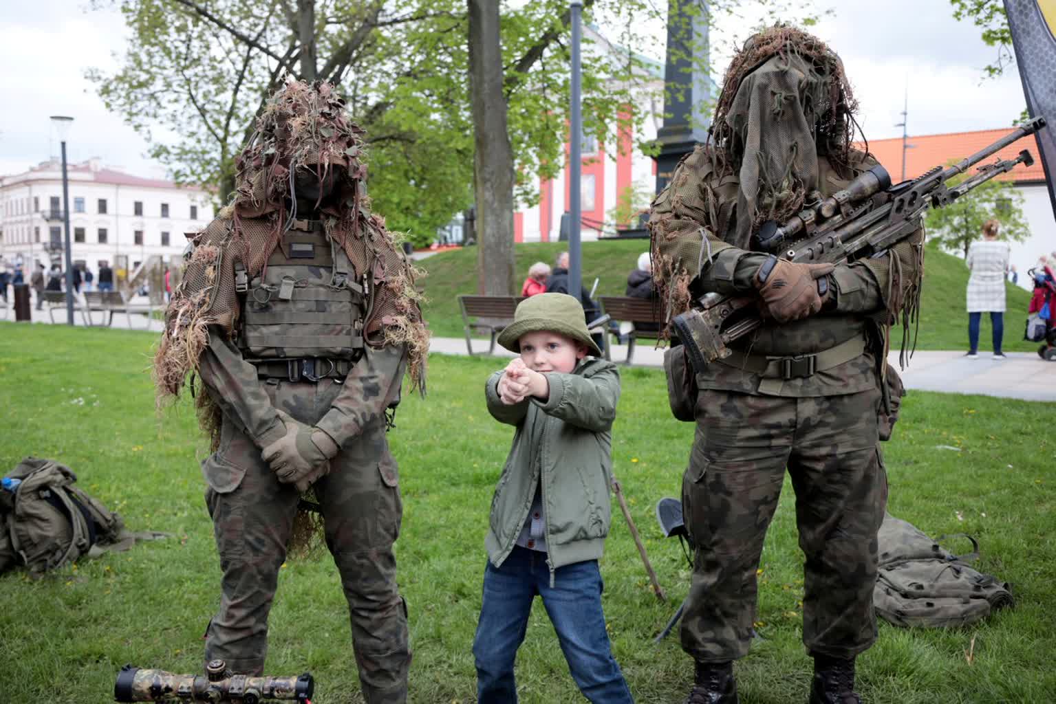 Lublin: piknik wojskowy na placu Litewskim 2 pm_PIKNIK-030523-017.jpg