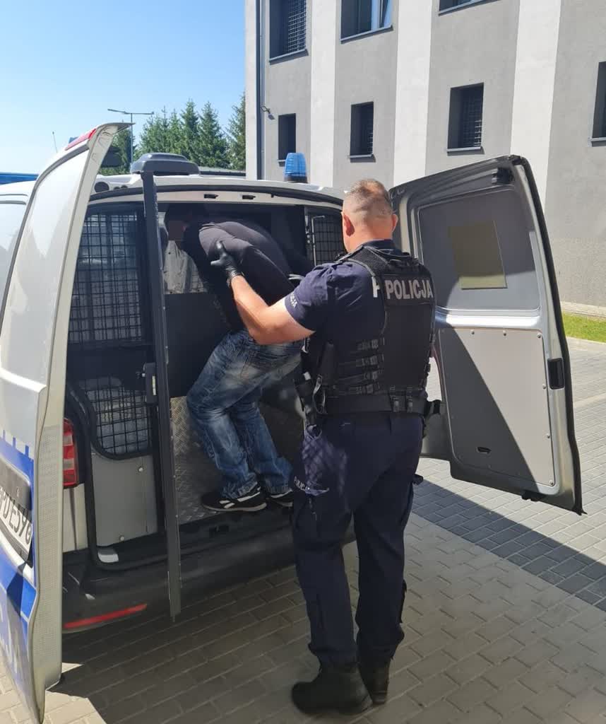 Groził sąsiadom i uprzykrzał im życie. 39-latek aresztowany 2 344-221721.jpg