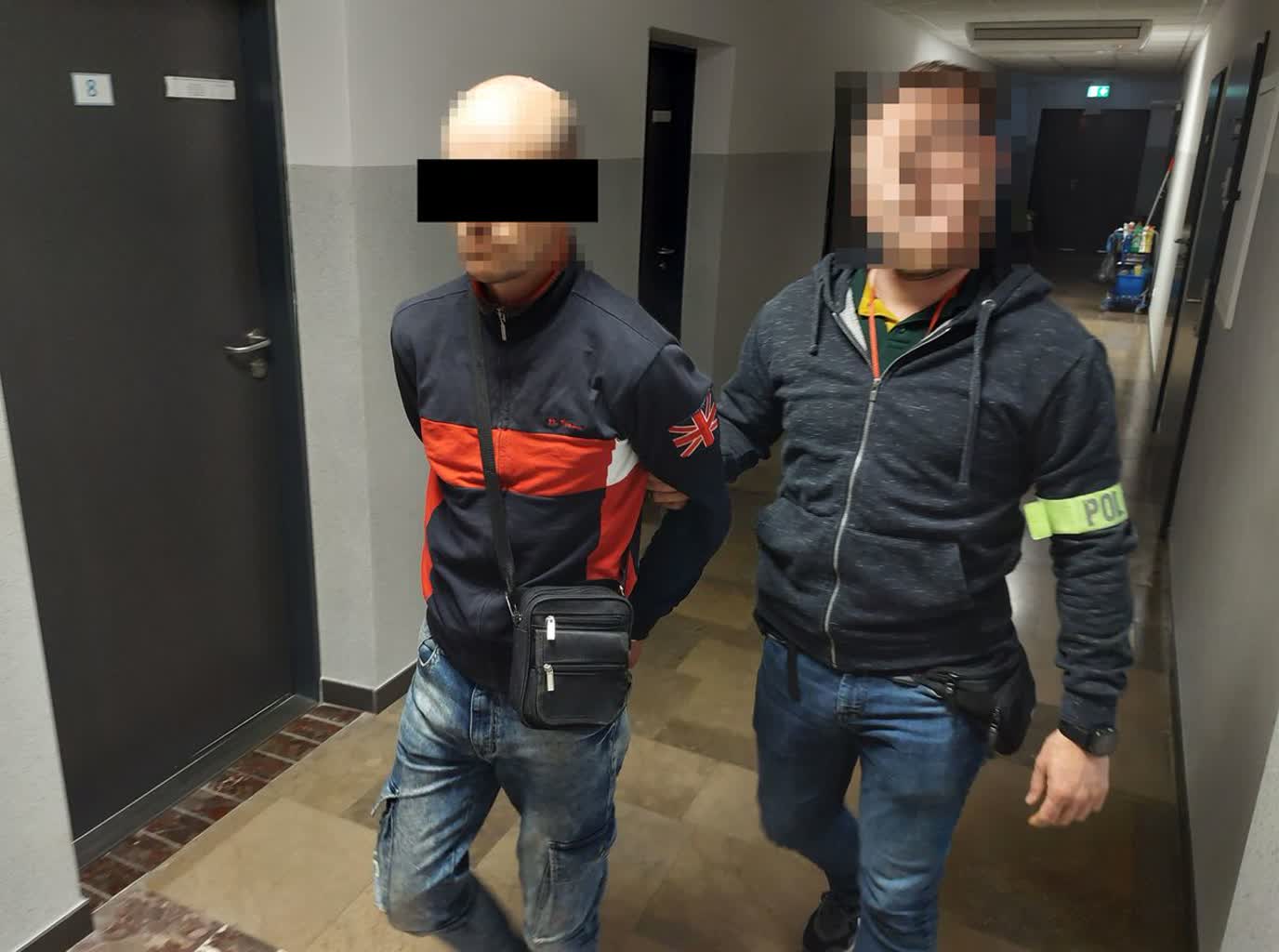 Pobili bezdomnego i ukradli mu kosmetyki 2 350-222369.jpg