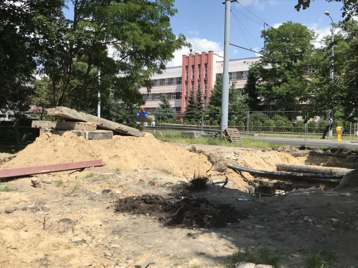 Przebudowa sieci ciepłowniczej. Nowa organizacja ruchu na Kunickiego 2 353674839_553923863616192_9141722671371477973_n.jpg