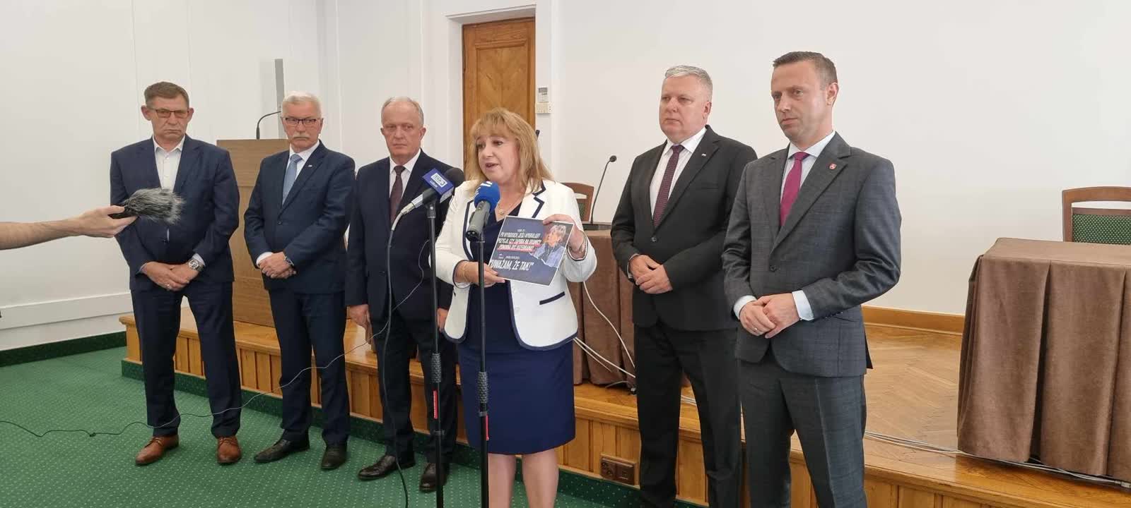 Politycy PiS w Zamościu: Mur na granicy z Białorusią musi zostać utrzymany 2 356596607_952886359090826_7978670756836420925_n.jpg