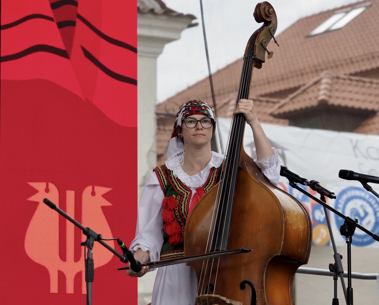 Śpiewacy ludowi i instrumentaliści opanowali Kazimierz Dolny 3 E9727D21-749B-456B-BAE2-C949BB62C48F.jpeg