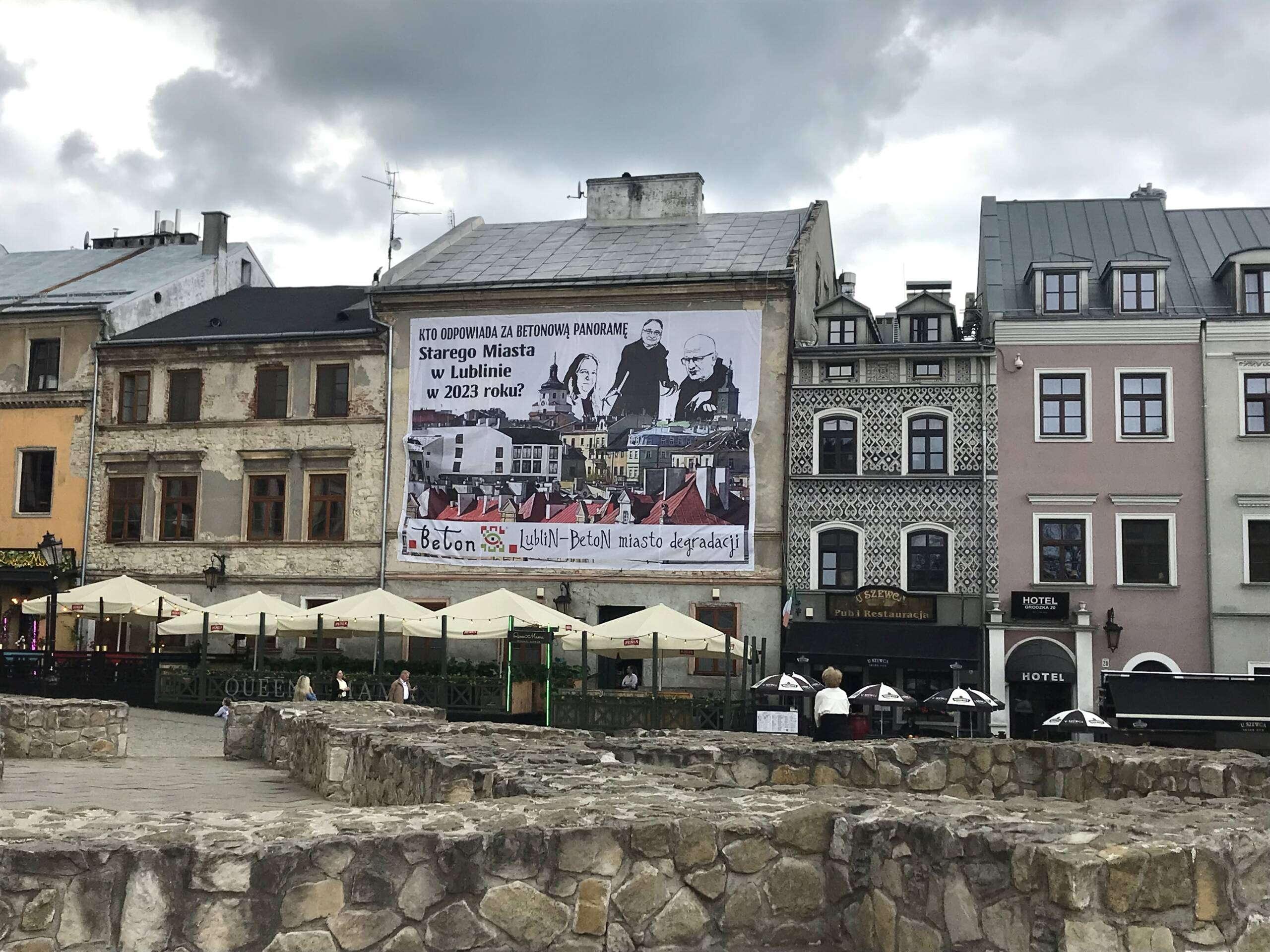 Kontrowersyjny baner na Starym Mieście. Jest reakcja lubelskiego ratusza 2 FBDB4860-E8E9-4D3F-8C12-9BF78CBD14E8.jpeg