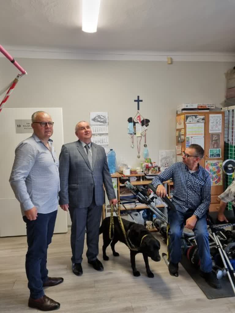 Wiceminister Wdówik: Ponad 700 warsztatów terapii zajęciowej działa w całym kraju 3 FznplNmWIAAlcme.jpg