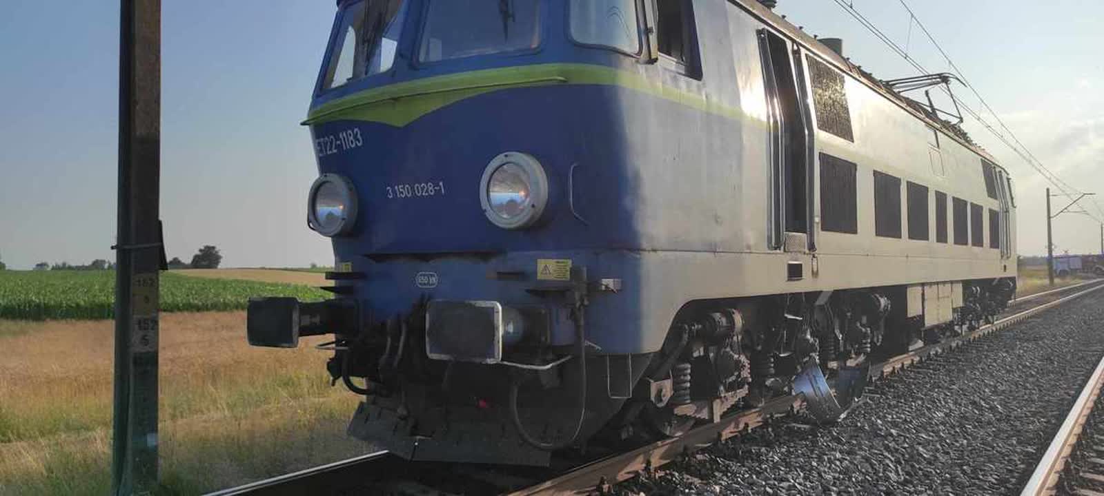 Zderzył się z lokomotywą. Nie zaczekał na przyjazd policji 2 352-224134.jpg