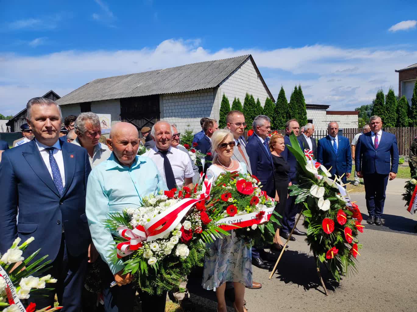 „Każda pamięć o przelanej krwi jest ważna”. Obchody Dnia Walki i Męczeństwa Wsi Polskiej 2 356596628_998399401297272_470071259289641635_n.jpg