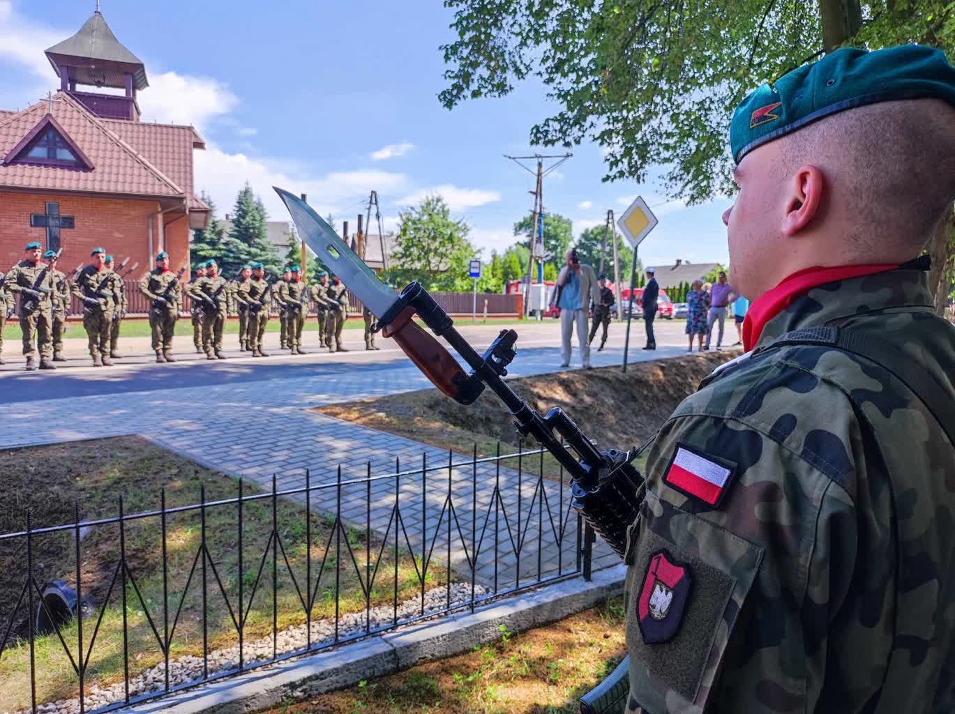 „Każda pamięć o przelanej krwi jest ważna”. Obchody Dnia Walki i Męczeństwa Wsi Polskiej 3 356964310_817555953066199_1782913045199077039_n.jpg