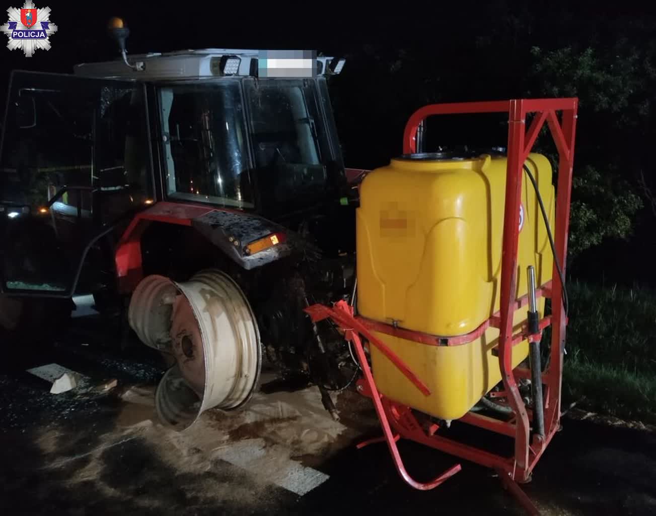 Wsiadł za kółko na podwójnym gazie. Wjechał w ciągnik 2 361-224073.jpg