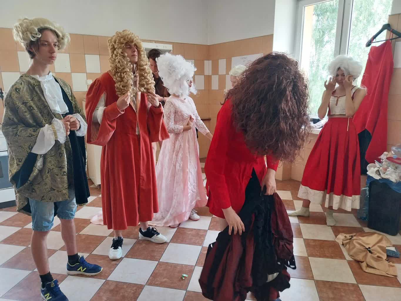 Zwierzynieckie „Czasoprzekroje”. Spektakl z okazji 430-lecia założenia miasta 3 361946020_272215078826460_724400303053955966_n.jpg